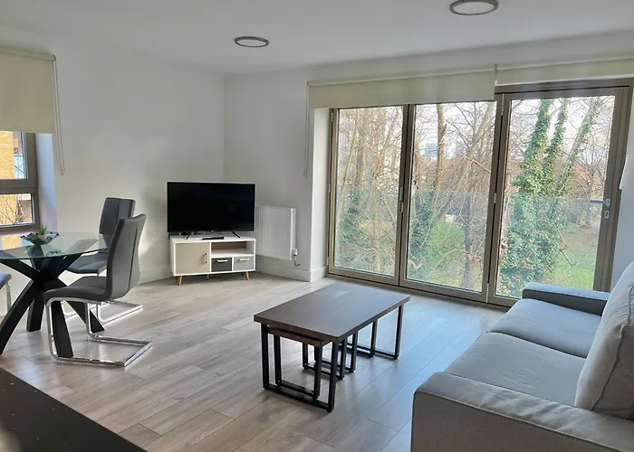 Kensington House By Solitaire Suites