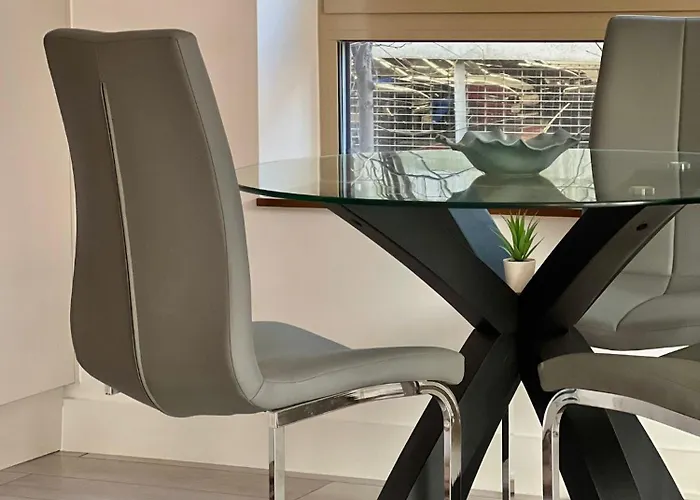 Kensington House By Solitaire Suites